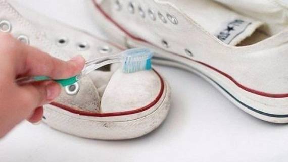 Hướng dẫn làm sạch đôi giày ngay tại căn nhà của bạn by 1999Sneaker