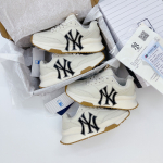 giay-mlb-chunky-runner-basic-new-york-yankees-cream-sieu-cap-1.jpg