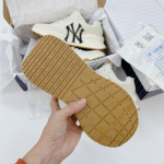 giay-mlb-chunky-runner-basic-new-york-yankees-cream-sieu-cap-4.jpg