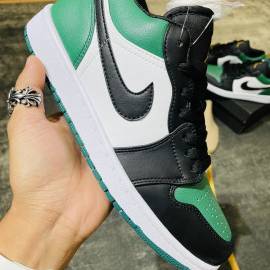 Giày Nike Air Jordan 1 Low GS Green Toe