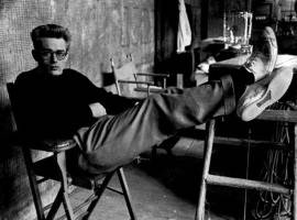 Giày sneaker là gì? Phân biệt giày và chọn giày sneaker phù hợp giày sneaker HOT 2022