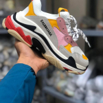 giay-the-thao-balenciaga-triples-hong-trang.jpg