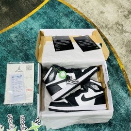 Giày Nike Air Jordan 1 Đen Trắng Retro High Black White Bằng Nhung