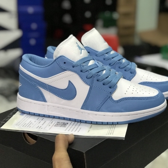 Giày Nike Air Jordan 1 Low Sb Unc