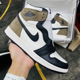 Nike Air Jordan 1 Retro High Dark Mocha Like Auth