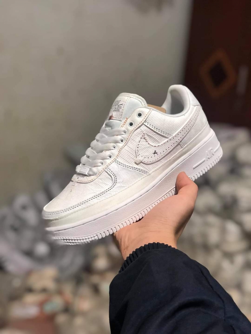 Cùng Nike bóc tem đôi giày không lực Air Force 1 Tearaway