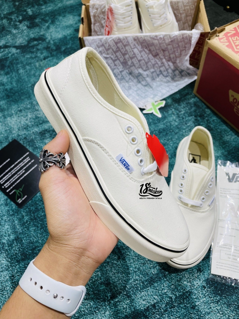 Giày hotsell vans classic