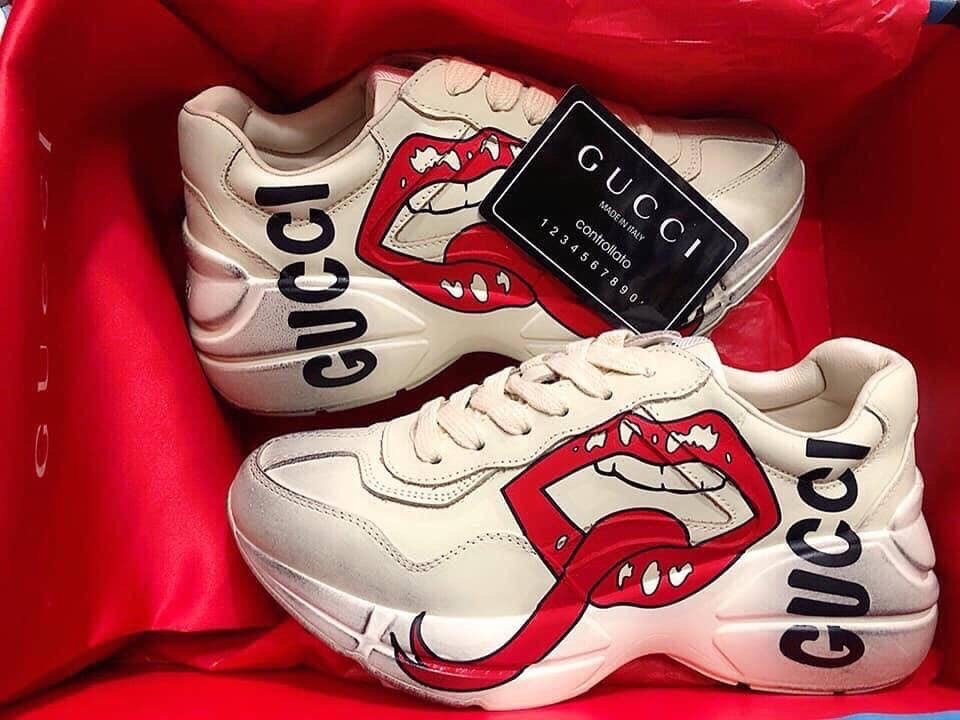 sneaker com